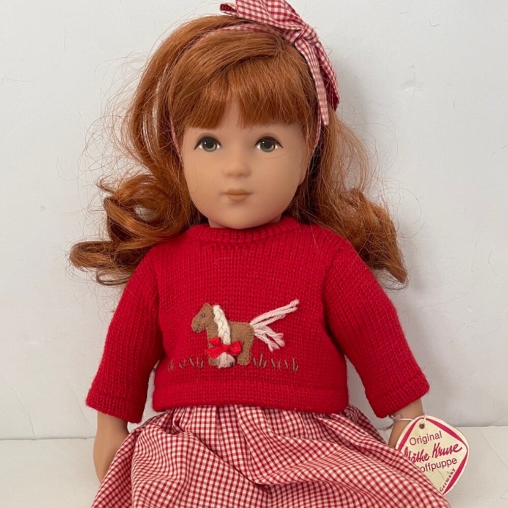 KATHE KRUSE Stoffpuppe Horse Girl Doll in Red Checks is New without Box! Has Tag